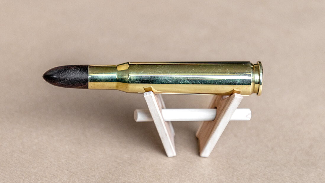 patrone-auf-holzgestell